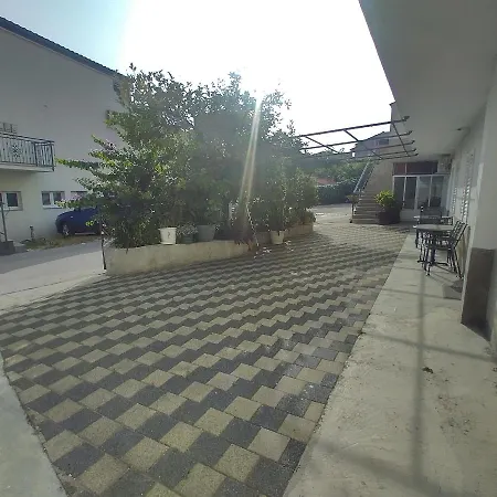 Milic בית הארחה מאקרסקה